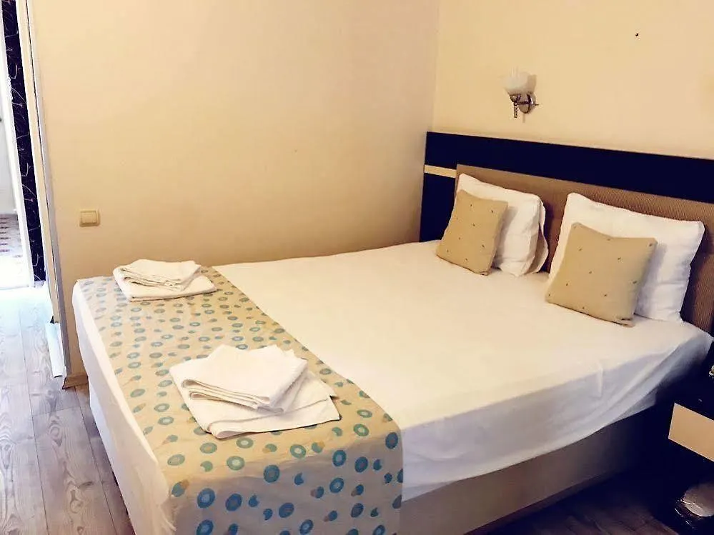 Luna Lara Hotel Antalya 2*,